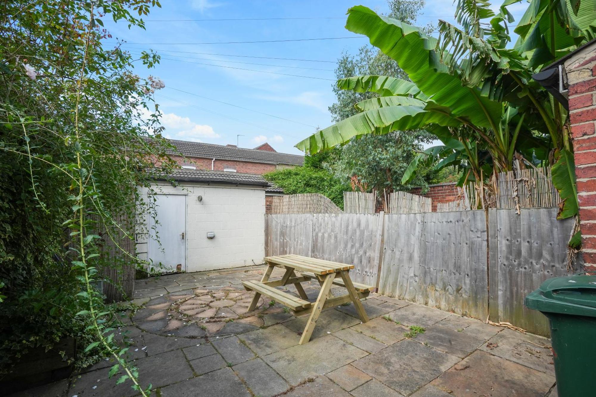 Centre Racecourse Retreat: Family & Contractor-friendly 3-bed