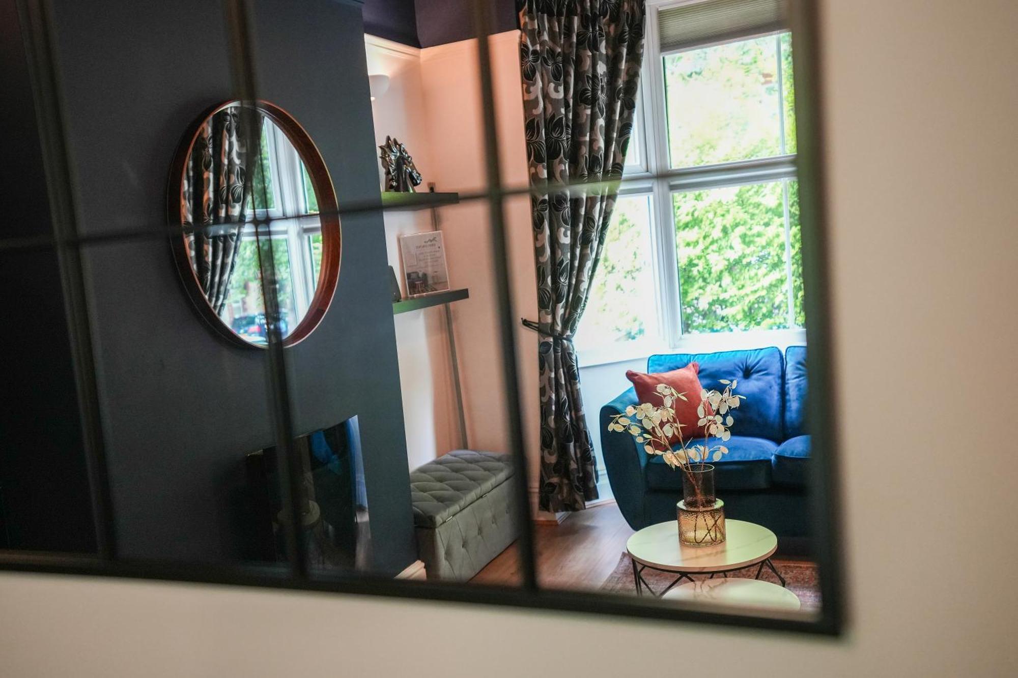 Holiday home Centre Racecourse Retreat: Family & Contractor-friendly 3-bed