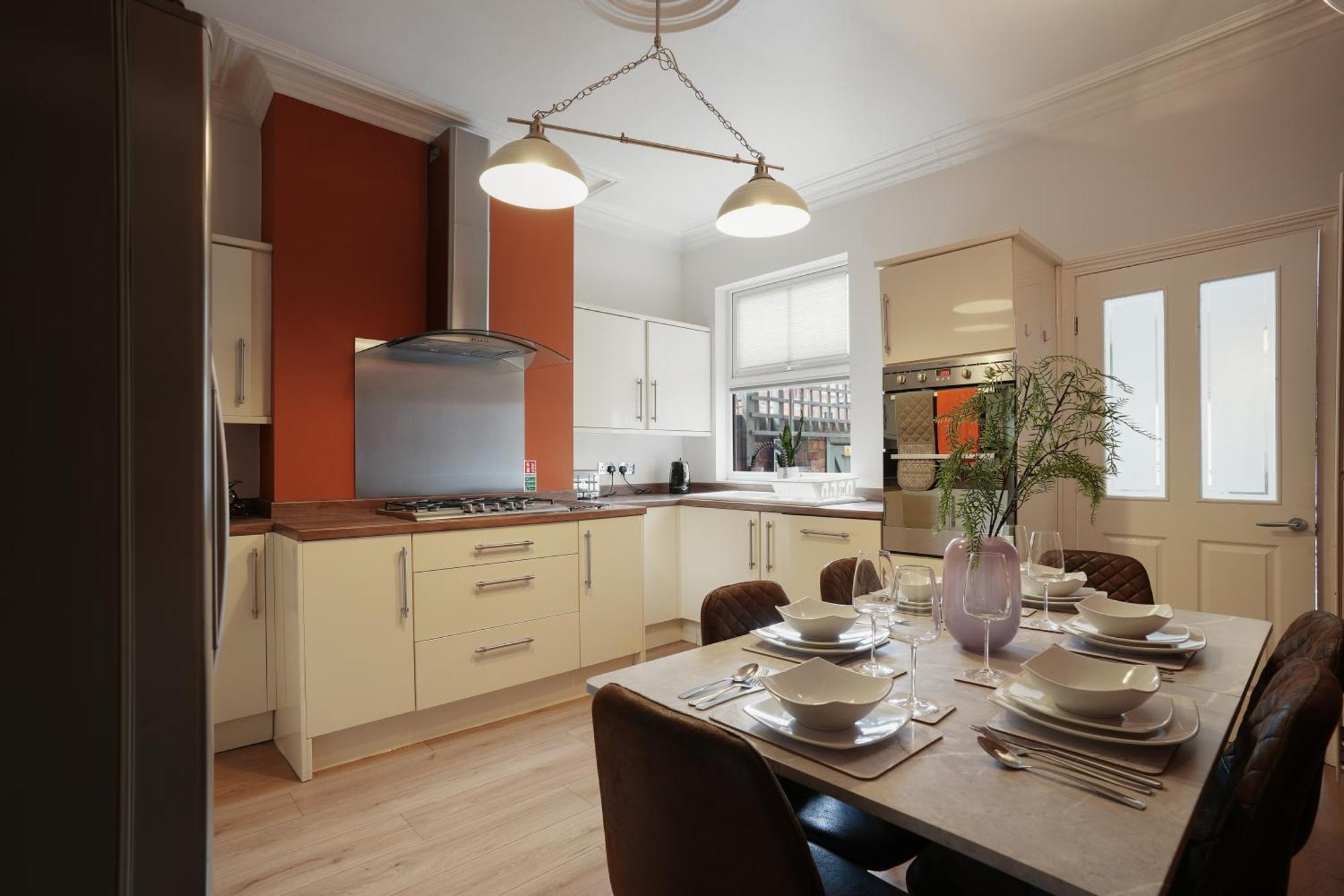 Centre Racecourse Retreat: Family & Contractor-friendly 3-bed Holiday home Doncaster